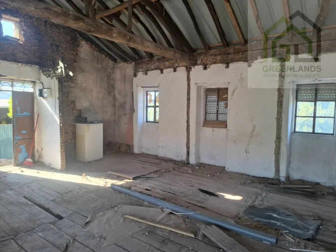 Moradia T2 para Venda em Candosa Foto 18