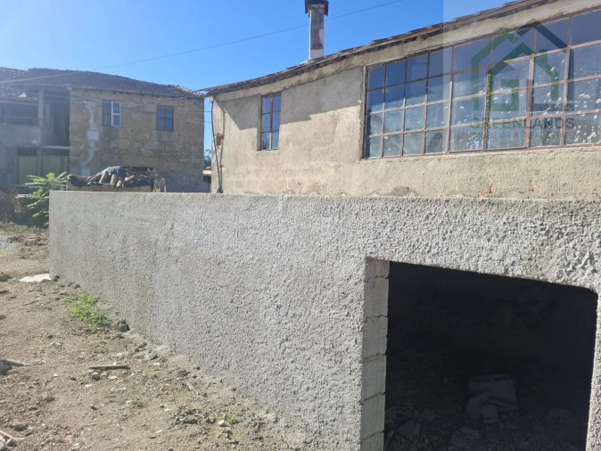 Moradia T2 para Venda em Candosa Foto 33