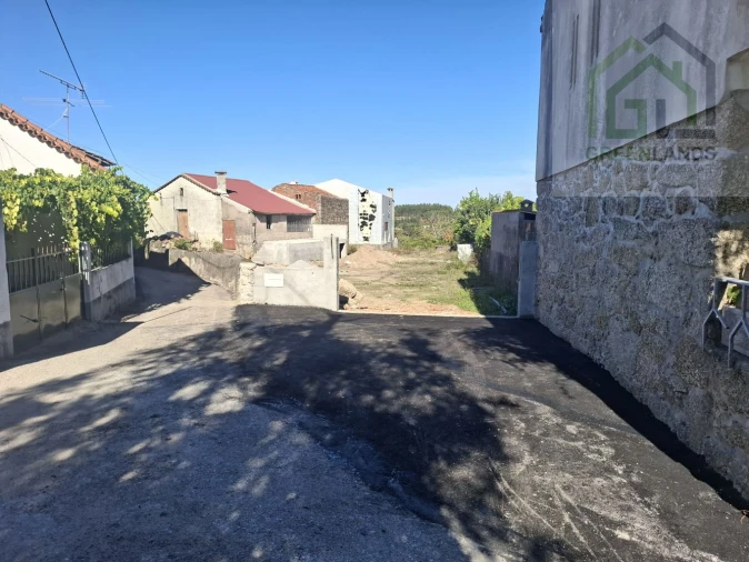 Moradia T2 para Venda em Candosa Foto 2