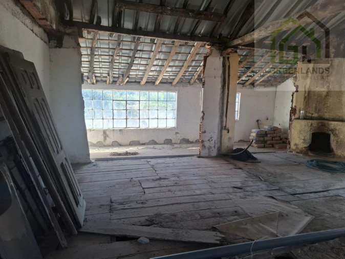 Moradia T2 para Venda em Candosa Foto 11