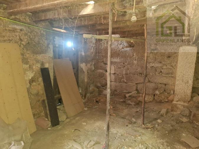 Moradia T2 para Venda em Candosa Foto 27