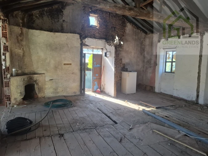 Moradia T2 para Venda em Candosa Foto 12