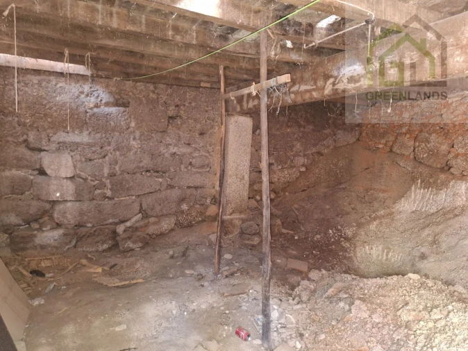 Moradia T2 para Venda em Candosa Foto 26