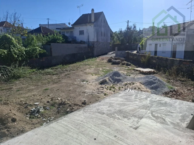 Moradia T2 para Venda em Candosa Foto 16