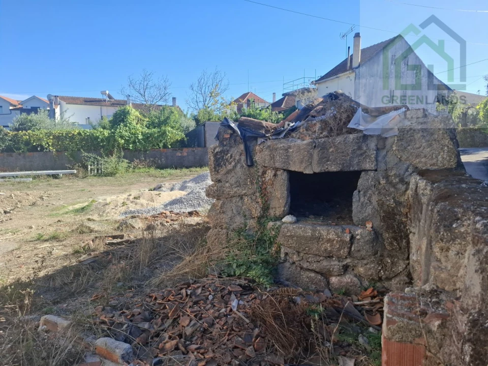 Moradia T2 para Venda em Candosa Foto 40