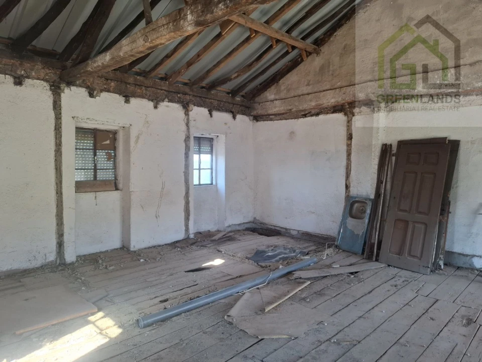 Moradia T2 para Venda em Candosa Foto 17