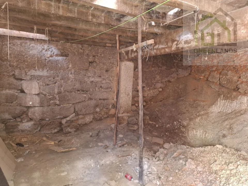 Moradia T2 para Venda em Candosa Foto 26