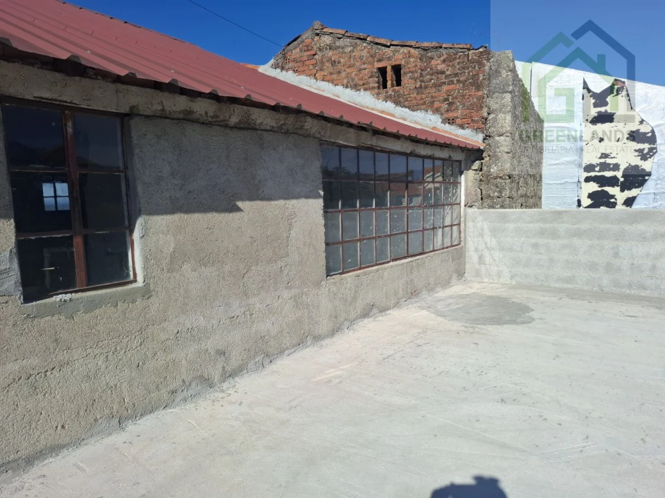 Moradia T2 para Venda em Candosa Foto 8