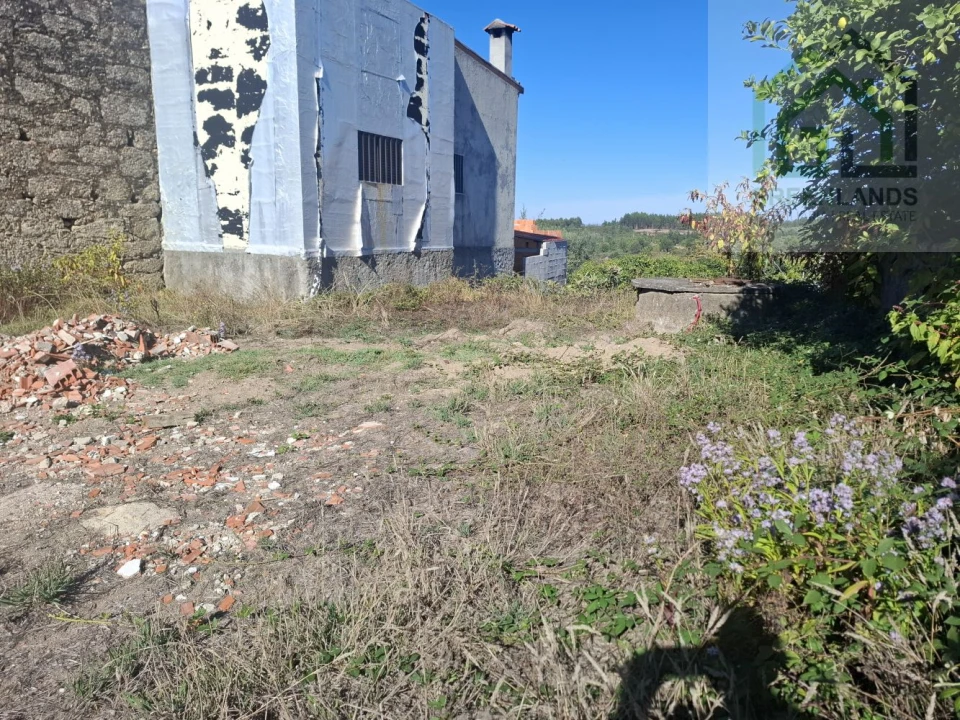 Moradia T2 para Venda em Candosa Foto 15