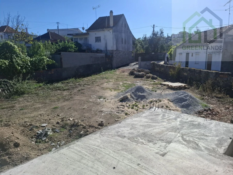 Moradia T2 para Venda em Candosa Foto 16