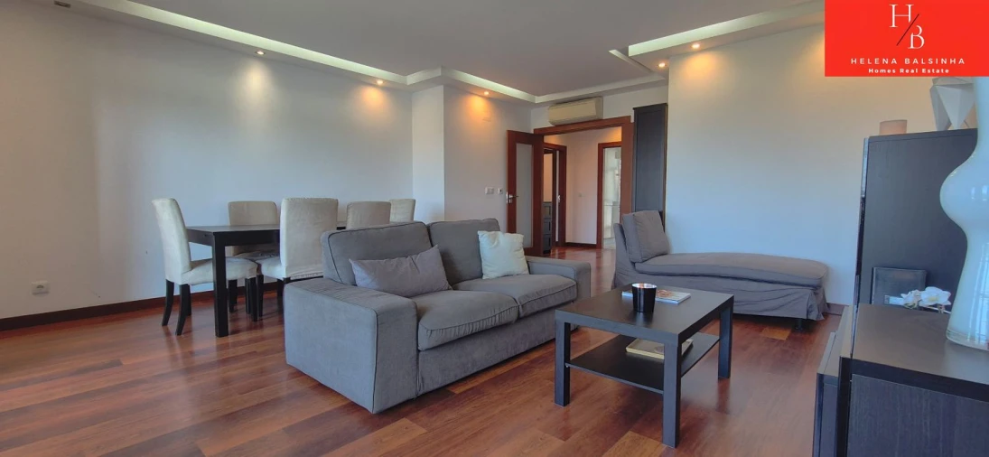 Apartamento T2 para Venda em Pontinha e Famões Foto 2