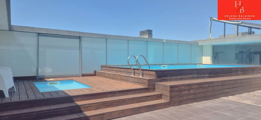 Apartamento T2 para Venda em Pontinha e Famões Foto 31