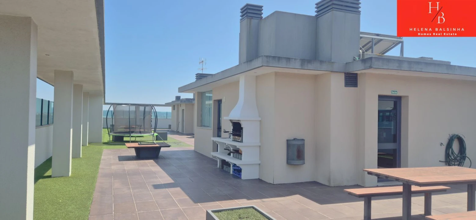 Apartamento T2 para Venda em Pontinha e Famões Foto 27