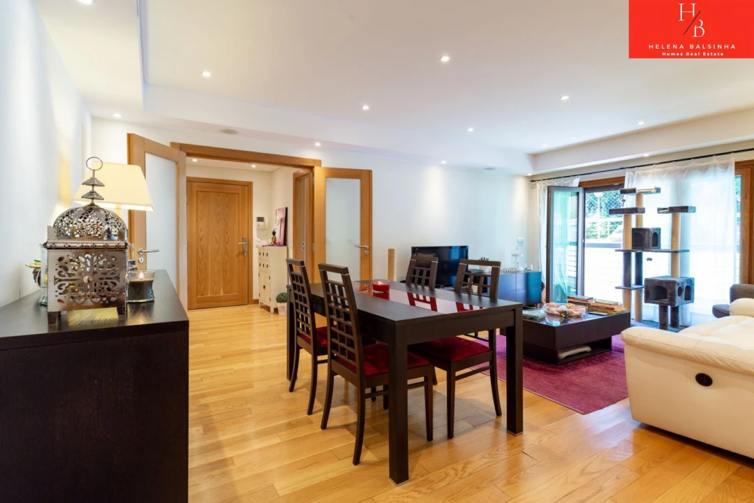 Apartamento T2 para Venda em Odivelas Foto 2