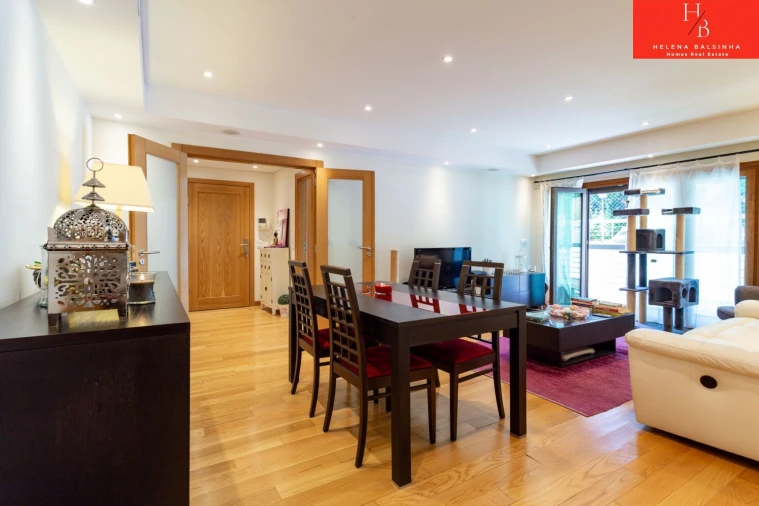 Apartamento T2 para Venda em Odivelas Foto 2