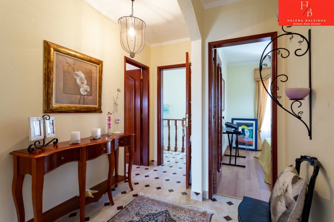 Moradia T6 para Venda em Encarnação Foto 36