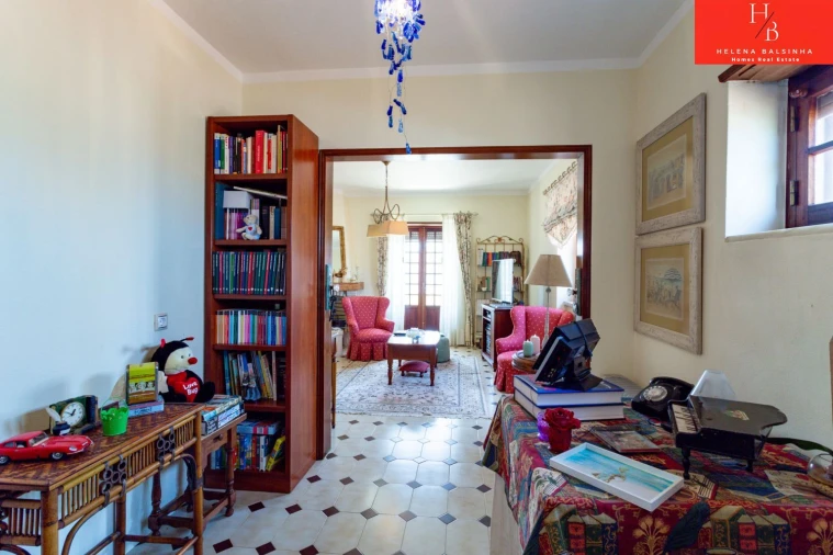 Moradia T6 para Venda em Encarnação Foto 41