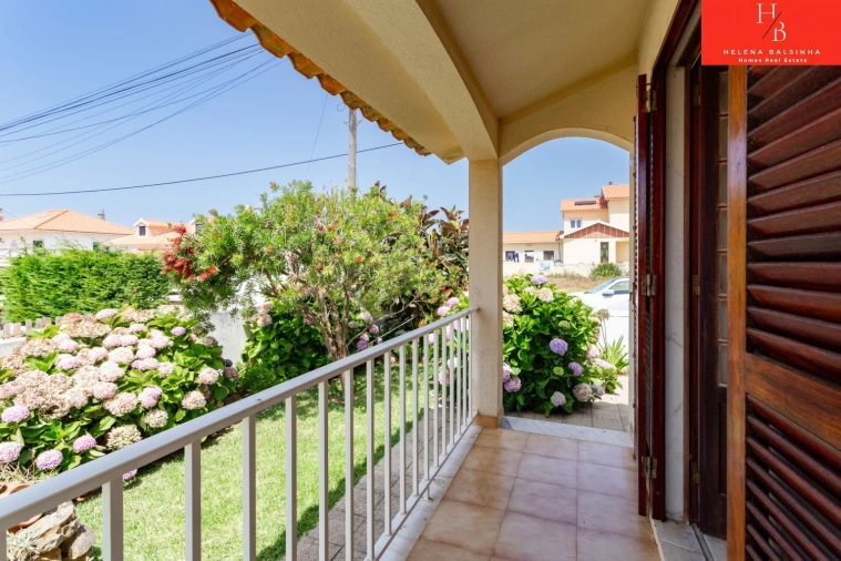 Moradia T6 para Venda em Encarnação Foto 31