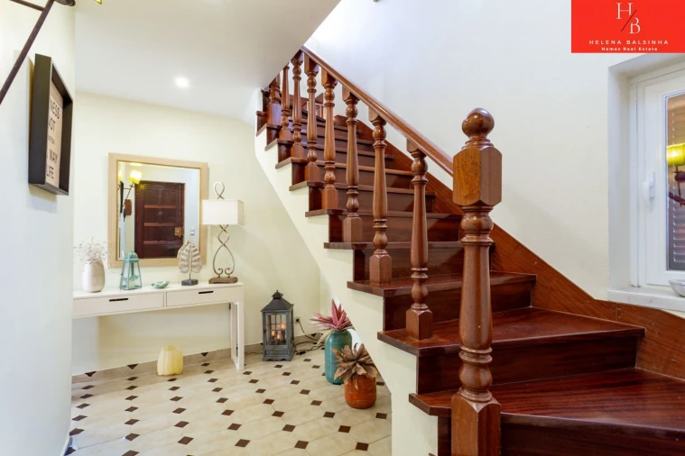 Moradia T6 para Venda em Encarnação Foto 32