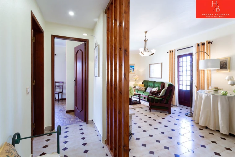 Moradia T6 para Venda em Encarnação Foto 7