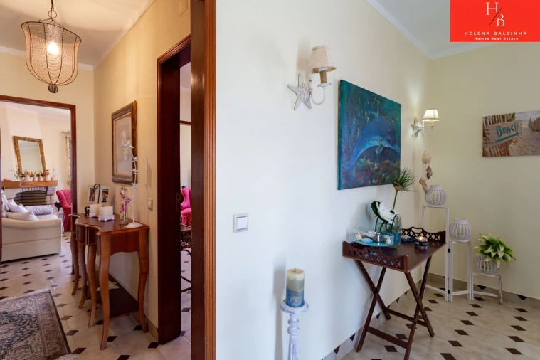 Moradia T6 para Venda em Encarnação Foto 40