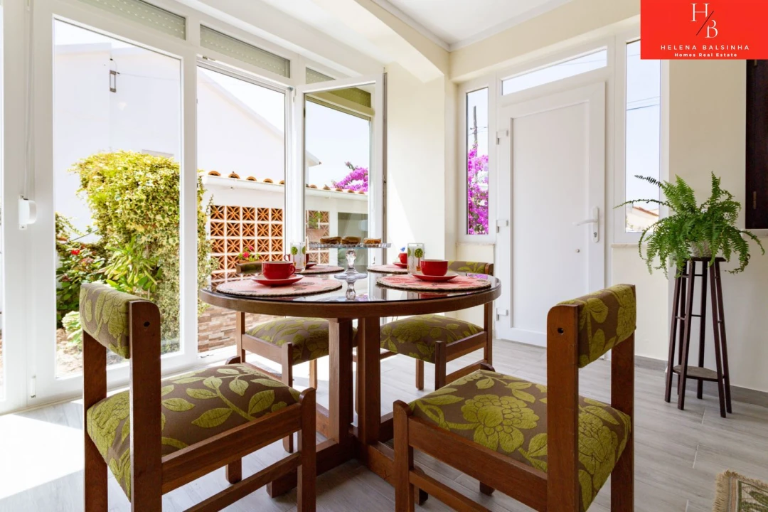 Moradia T6 para Venda em Encarnação Foto 17