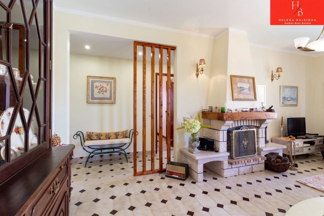 Moradia T6 para Venda em Encarnação Foto 10