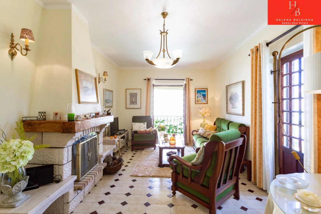 Moradia T6 para Venda em Encarnação Foto 9