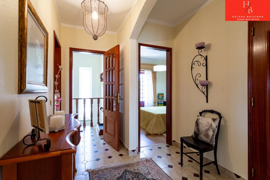 Moradia T6 para Venda em Encarnação Foto 37