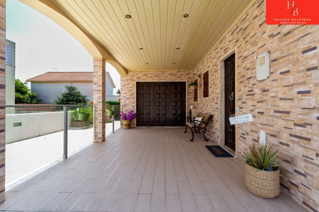 Moradia T6 para Venda em Encarnação Foto 57