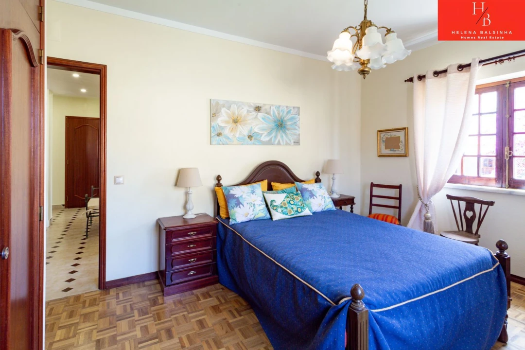 Moradia T6 para Venda em Encarnação Foto 26