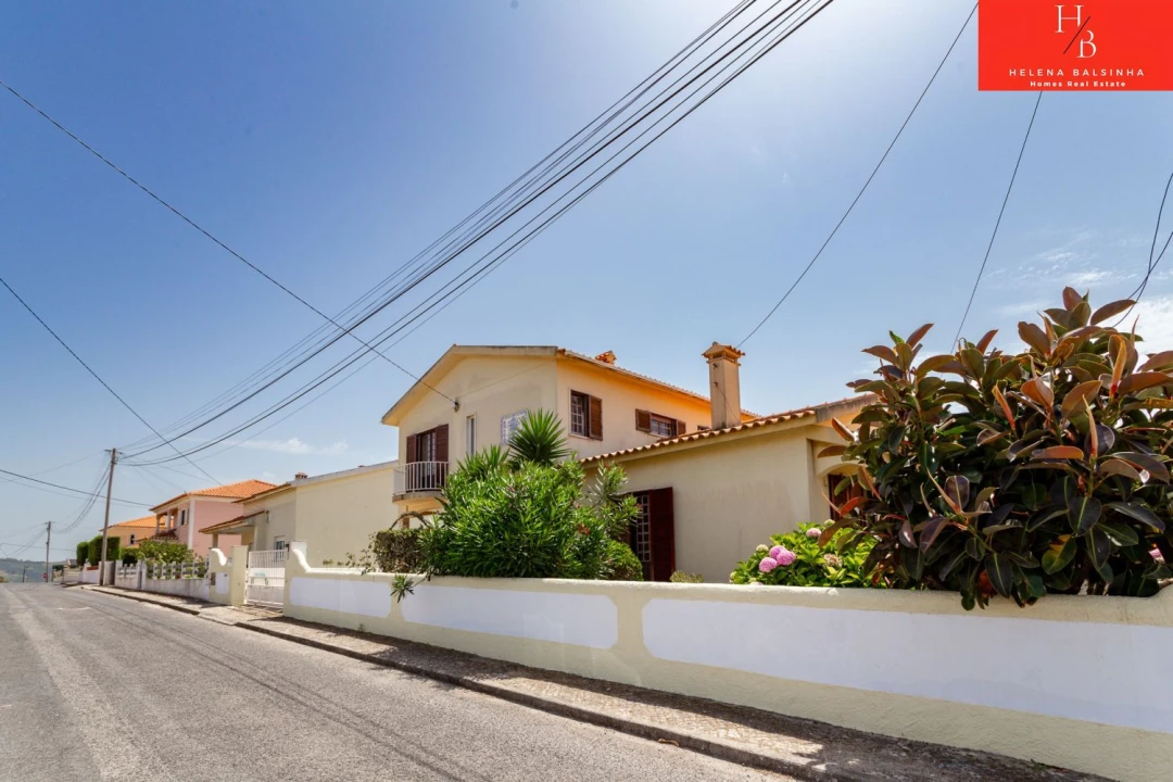 Moradia T6 para Venda em Encarnação Foto 60