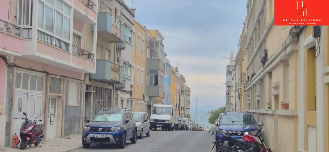 Loja para Arrendamento em Beato Foto 1