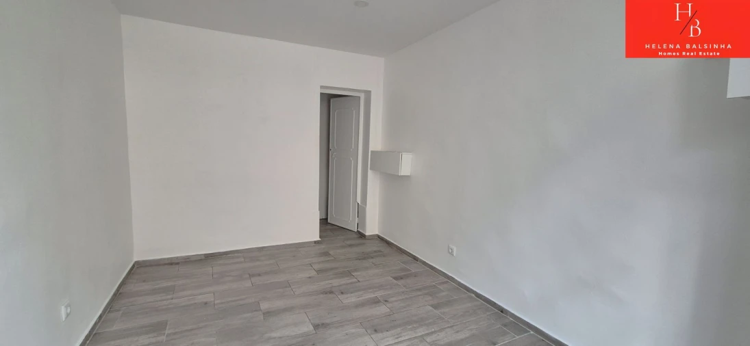 Loja para Arrendamento em Beato Foto 3