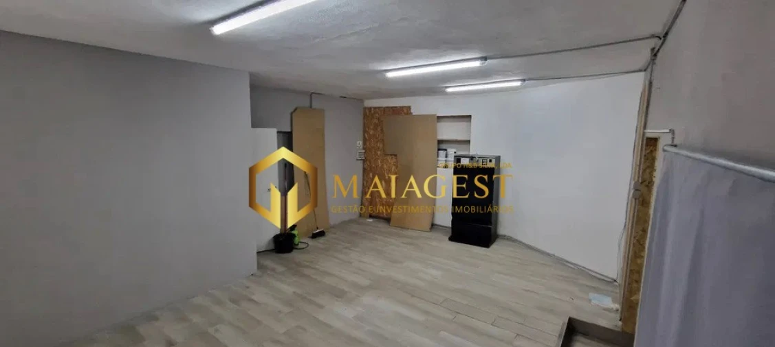 Loja para Arrendamento em Santa Marinha e São Pedro da Afurada Foto 8