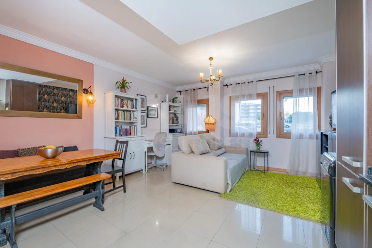 Apartamento T2 para Venda em Camarate, Unhos e Apelação Foto 1