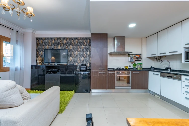 Apartamento T2 para Venda em Camarate, Unhos e Apelação Foto 5