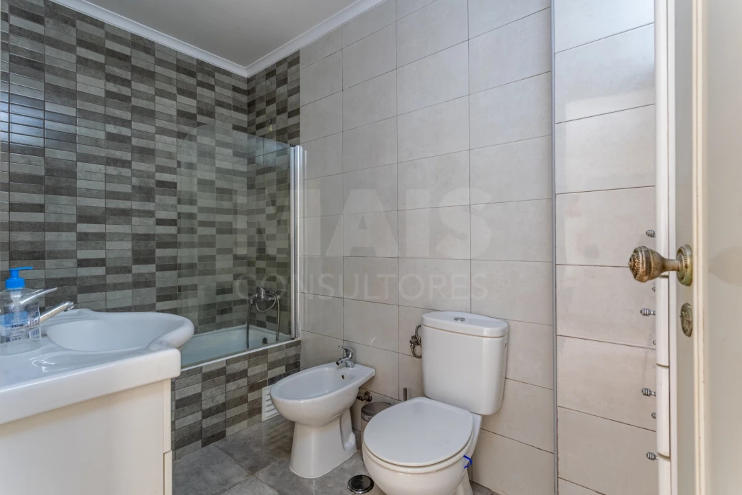 Apartamento T2 para Venda em Barcarena Foto 5