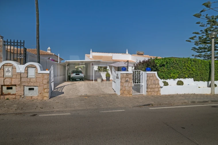 Moradia T3 para Venda em Albufeira e Olhos de Água Foto 2