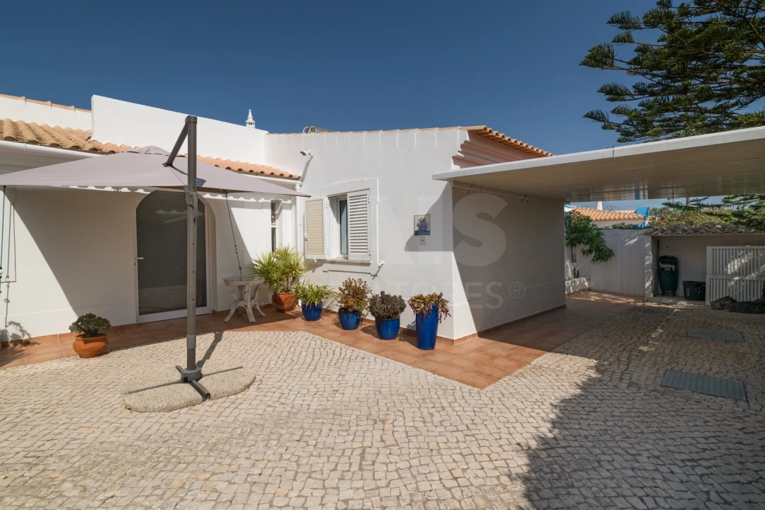 Moradia T3 para Venda em Albufeira e Olhos de Água Foto 12