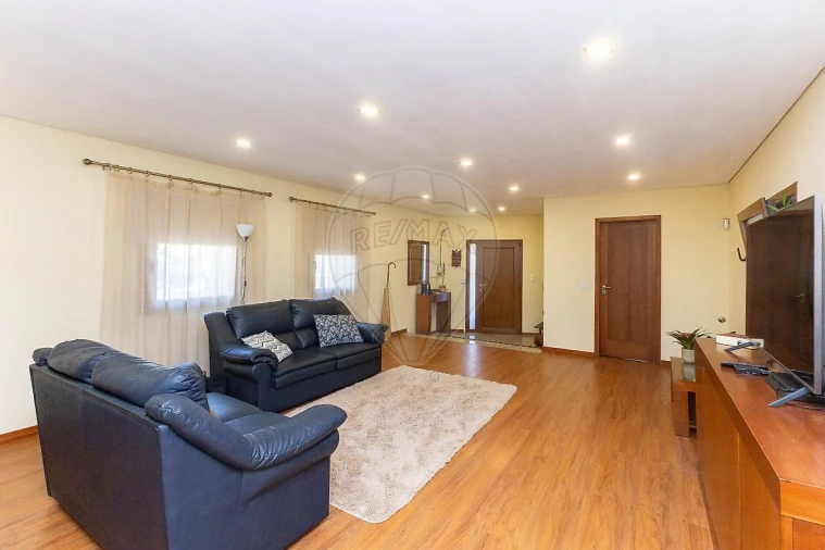 Moradia T3 para Venda em Gulpilhares e Valadares Foto 8