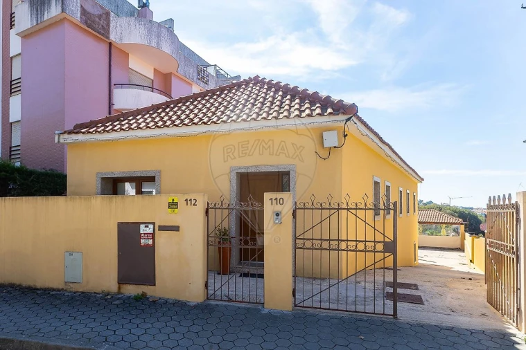 Moradia T3 para Venda em Gulpilhares e Valadares