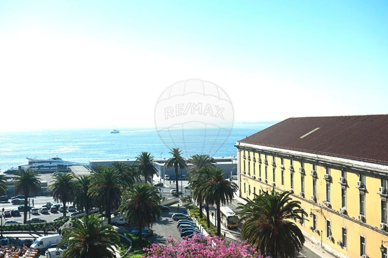 Prédio para Venda em Santa Maria Maior Foto 2