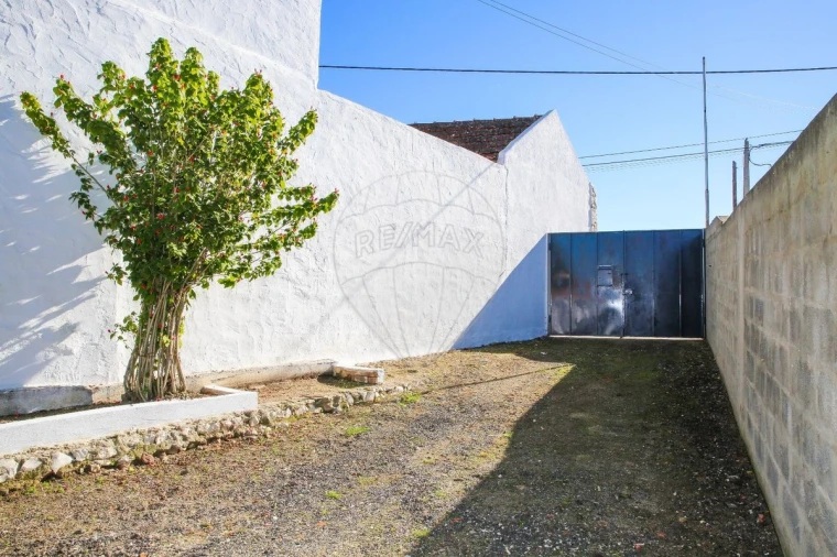 Moradia T1 para Venda em Aveiras de Cima Foto 4