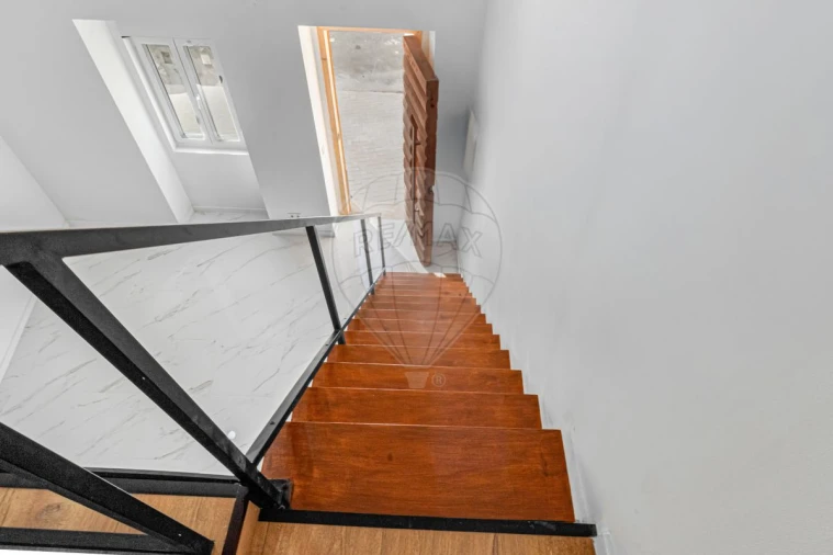 Prédio para Venda em Almada, Cova da Piedade, Pragal e Cacilhas Foto 15