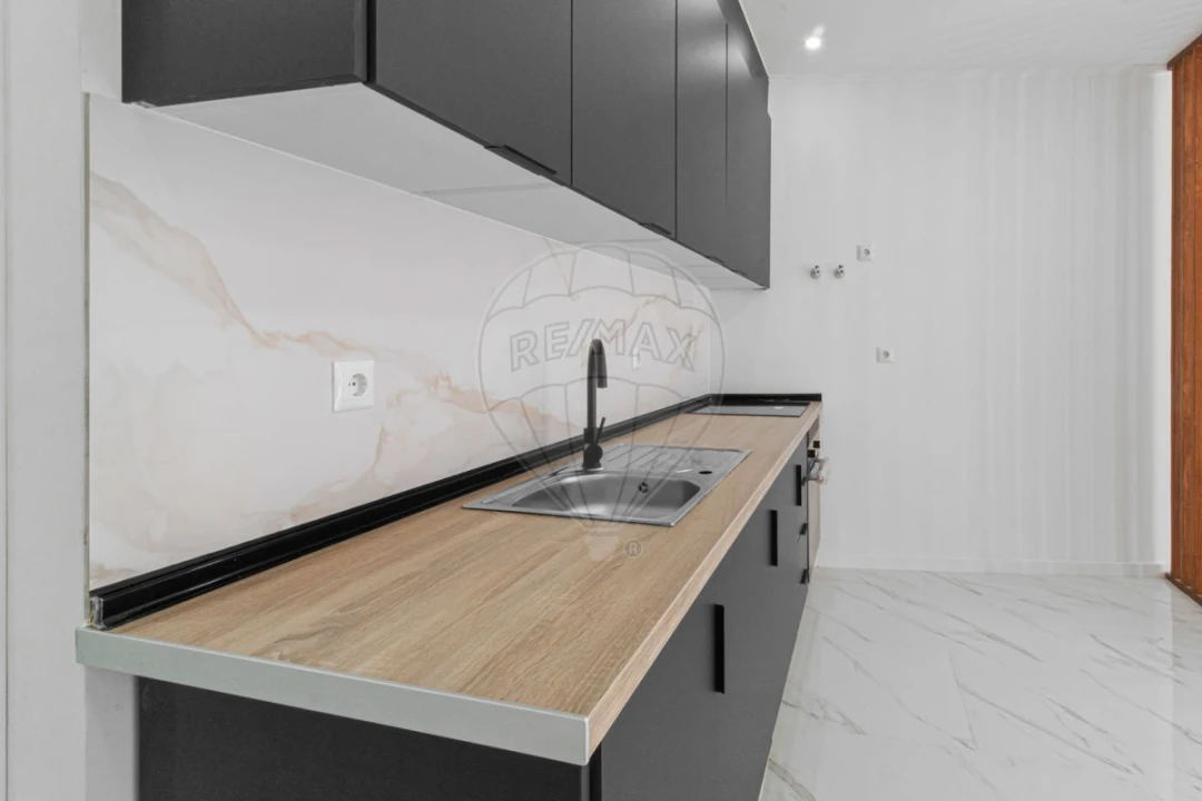 Prédio para Venda em Almada, Cova da Piedade, Pragal e Cacilhas Foto 4