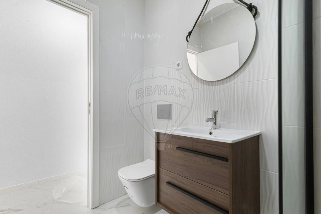 Prédio para Venda em Almada, Cova da Piedade, Pragal e Cacilhas Foto 17