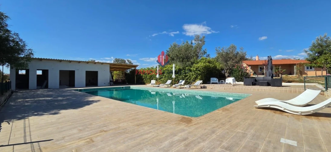 Moradia T5 para Venda em Silves Foto 1