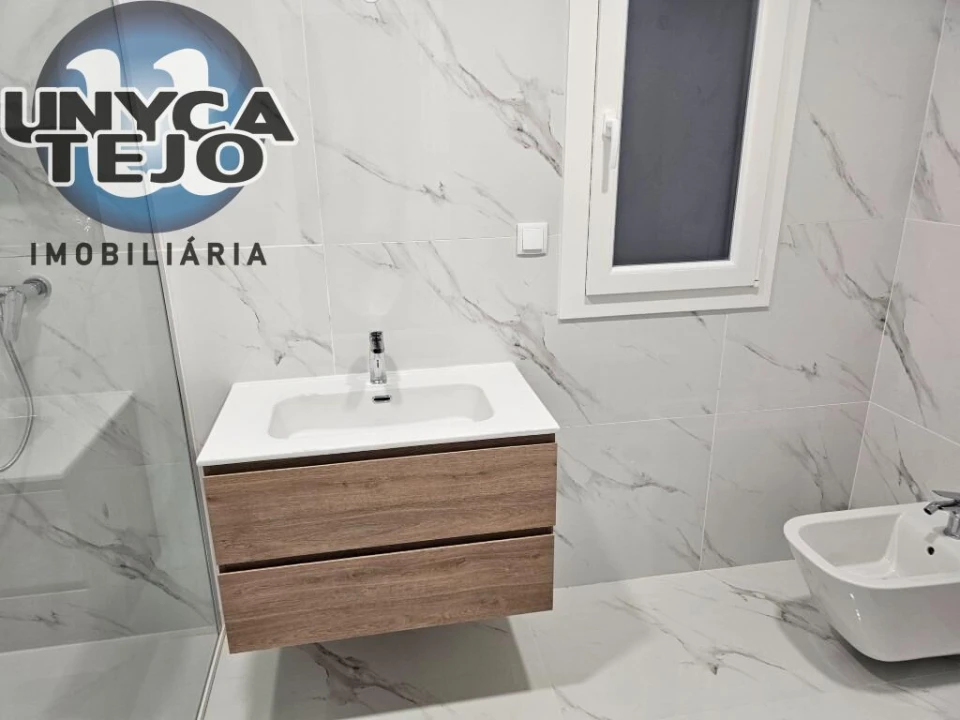 Moradia T4 para Venda em Quinta do Anjo Foto 18