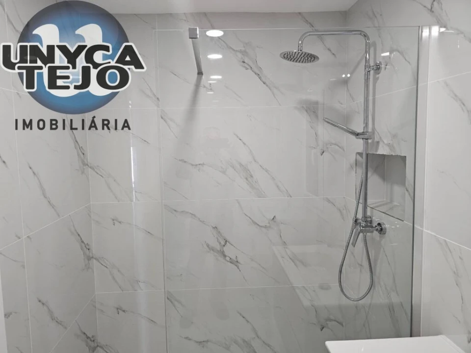 Moradia T4 para Venda em Quinta do Anjo Foto 20